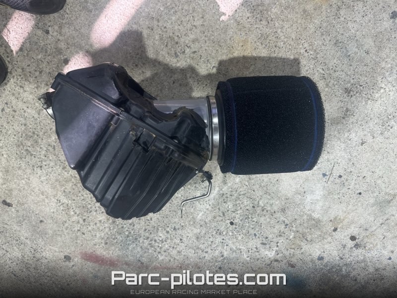 Vend boîte à air mt09 + 2 filtre pipercross